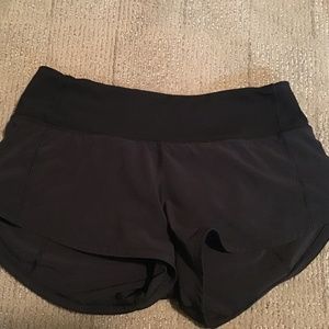 LULULEMON SHORTS!! BLACK SIZE ZERO 2.5!
